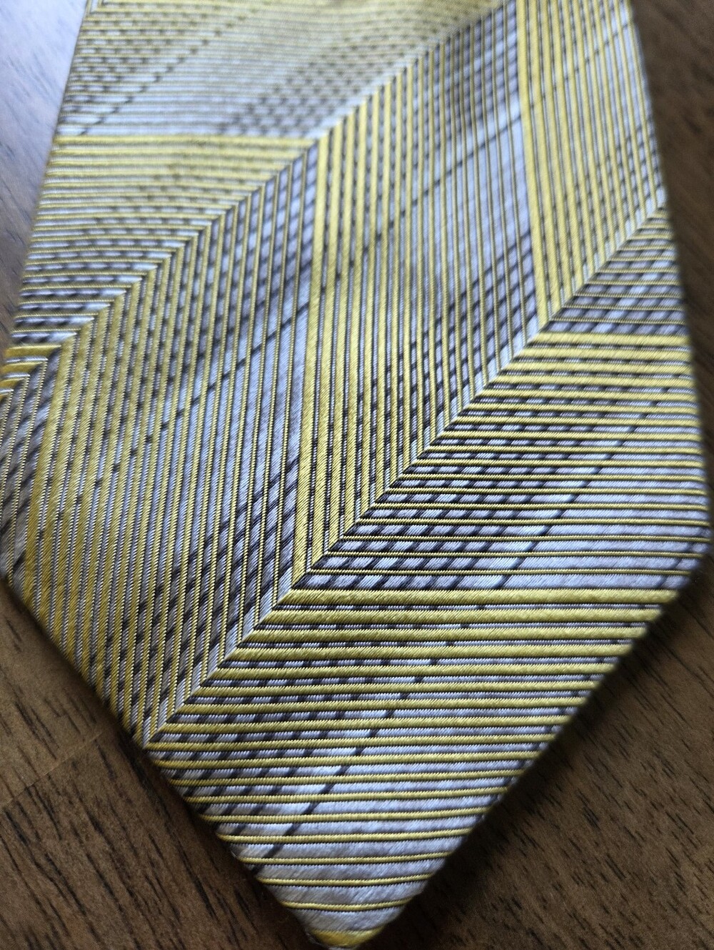 Bold Bugatchi Gold and Gray Staircase Geometric Striped 100% Silk Tie